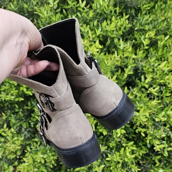 Nwot Kendall+Kylie Nori Suede Buckle Strap Moto Ankle Boot Tan Women's boots8,5M - Picture 15 of 16